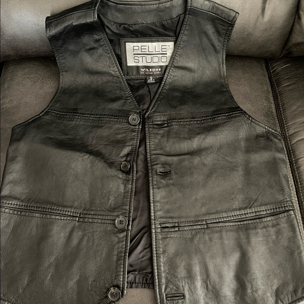 Men’s Black Leather Vest